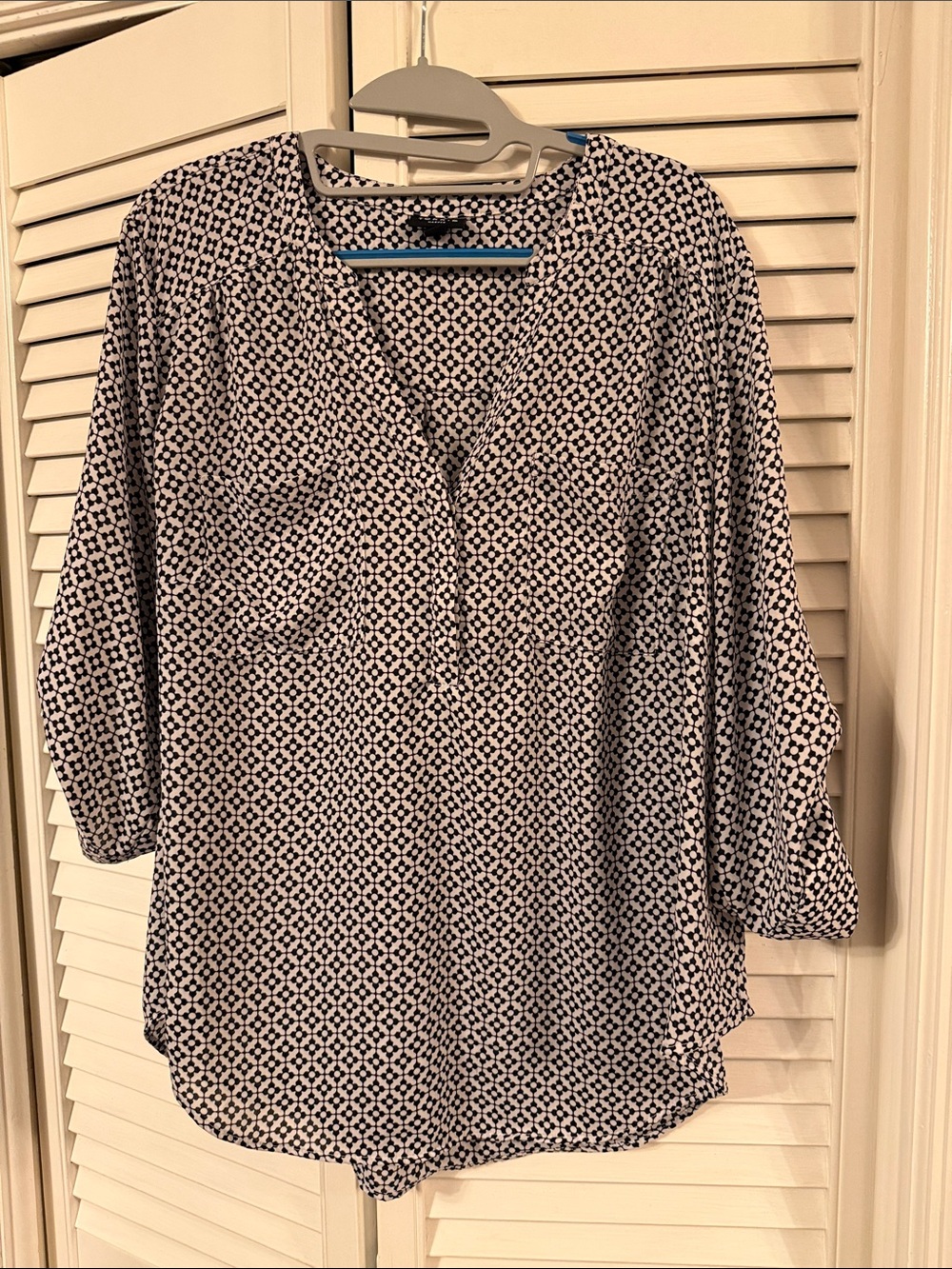 torrid Navy and White Geometric V-Neck Tunic Top